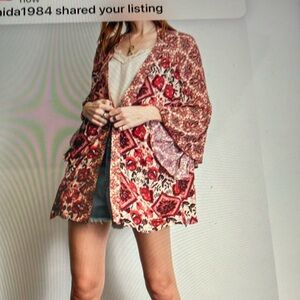 Easel cranberry and Cream Kimono nwt